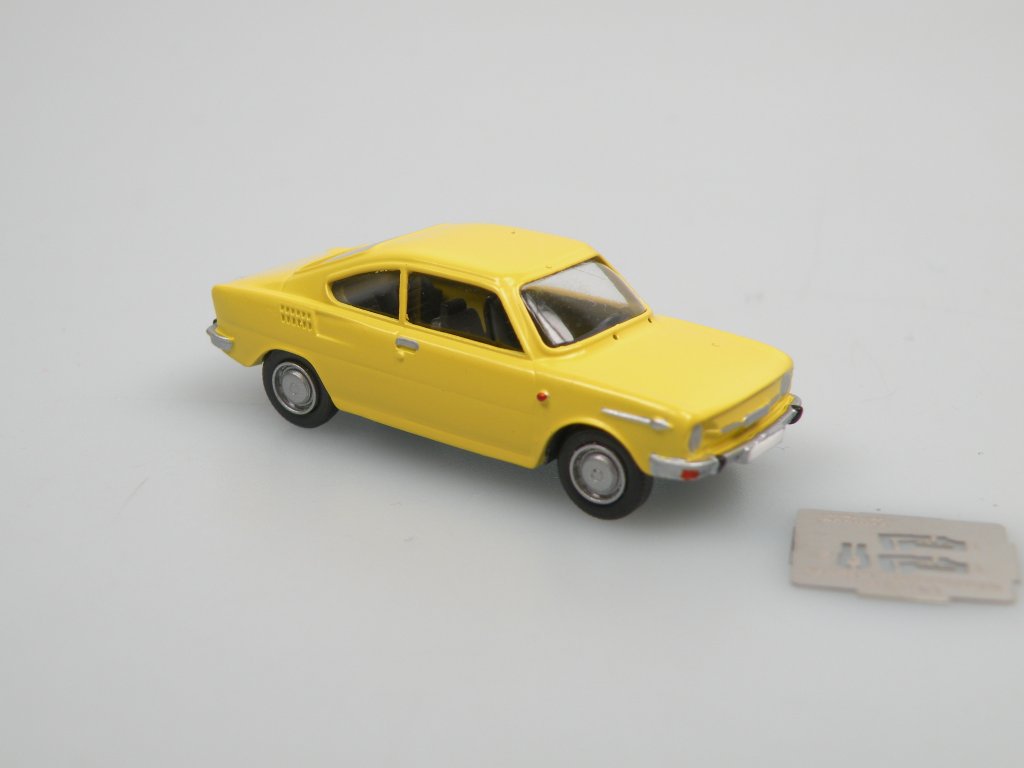S110R Coupe 1971 yellow